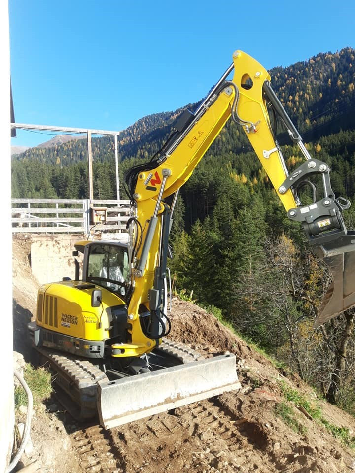 Bagger von Erdbau Mangweth in Pfunds