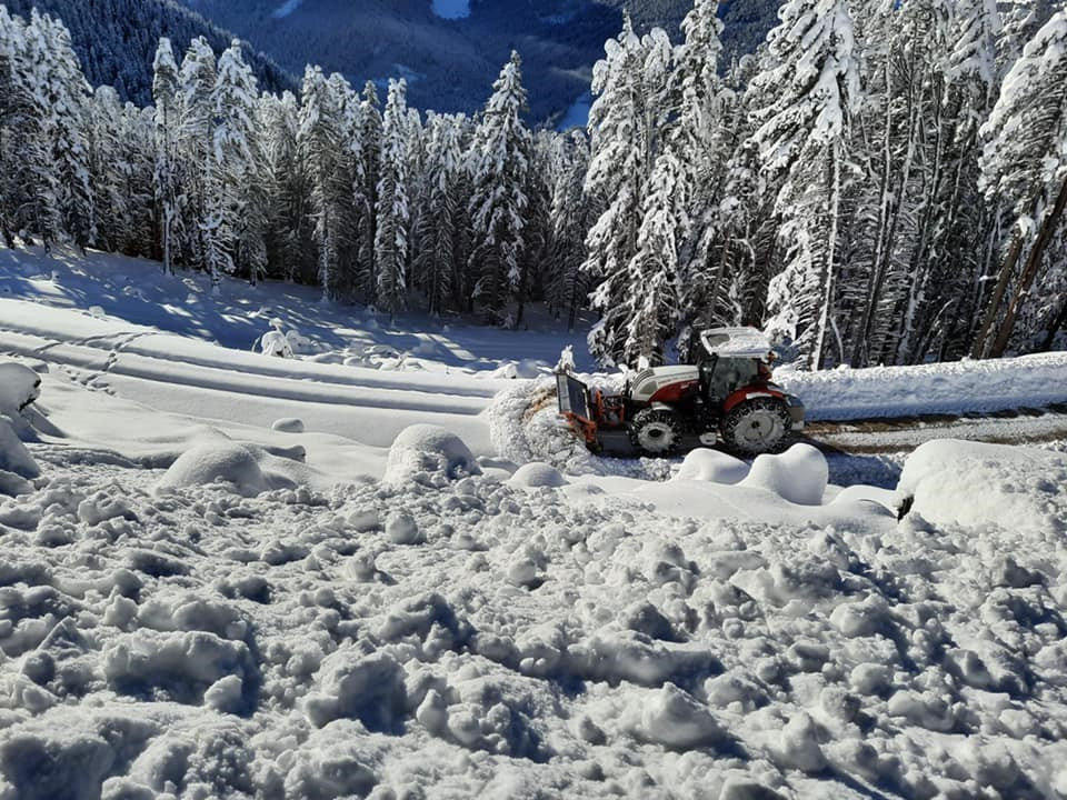 Schneepflug von Erdbau Mangweth